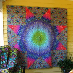 Tula Pink Monkey Wrench Materialpackung - Dragonfruit Starburst Quilt Quilt Kit - FreeSpirit Patchworkstoffe